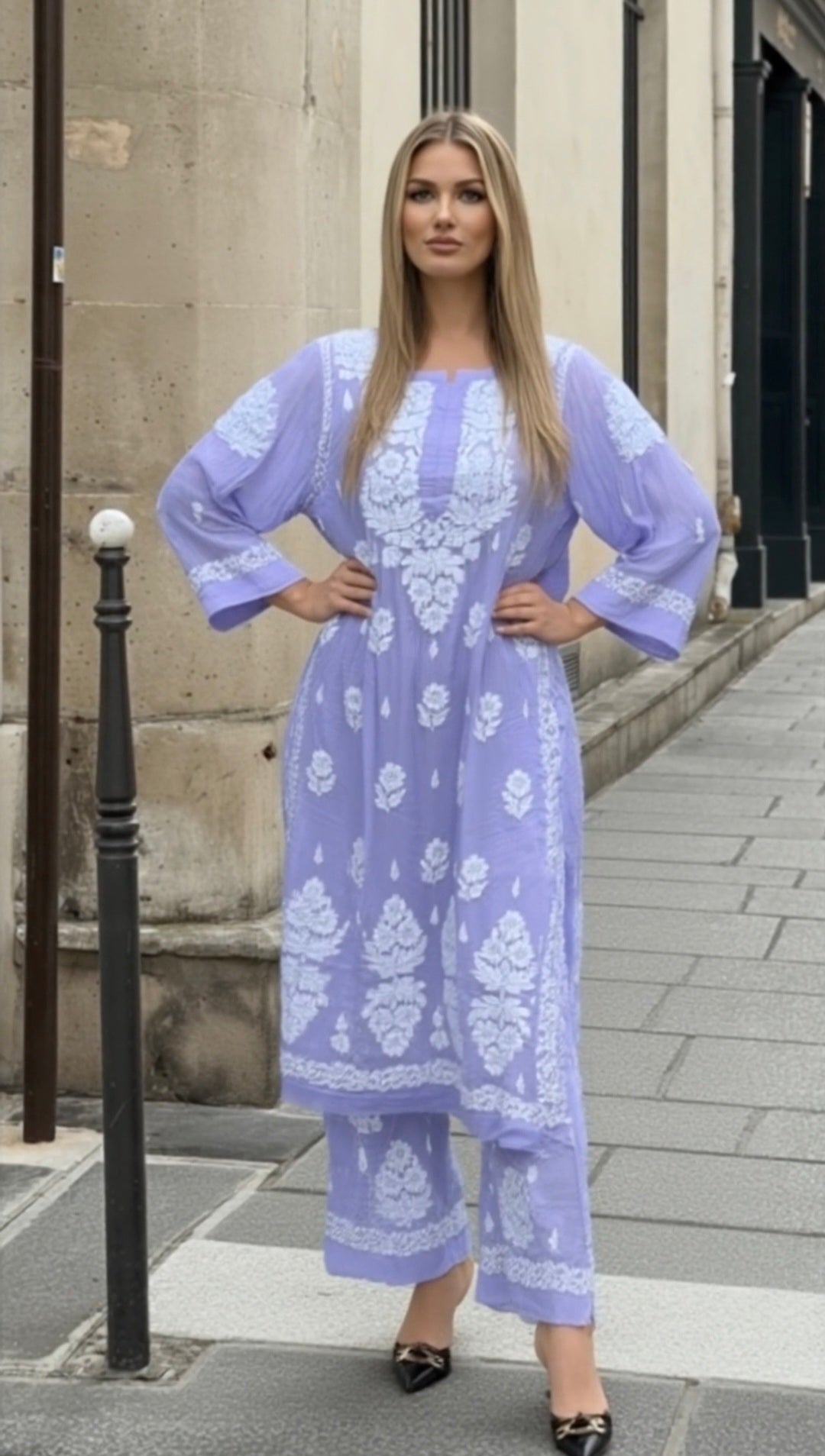 Mulmul cotton women's chikankari kurta — side view | Naaz Chikankari kurta set
