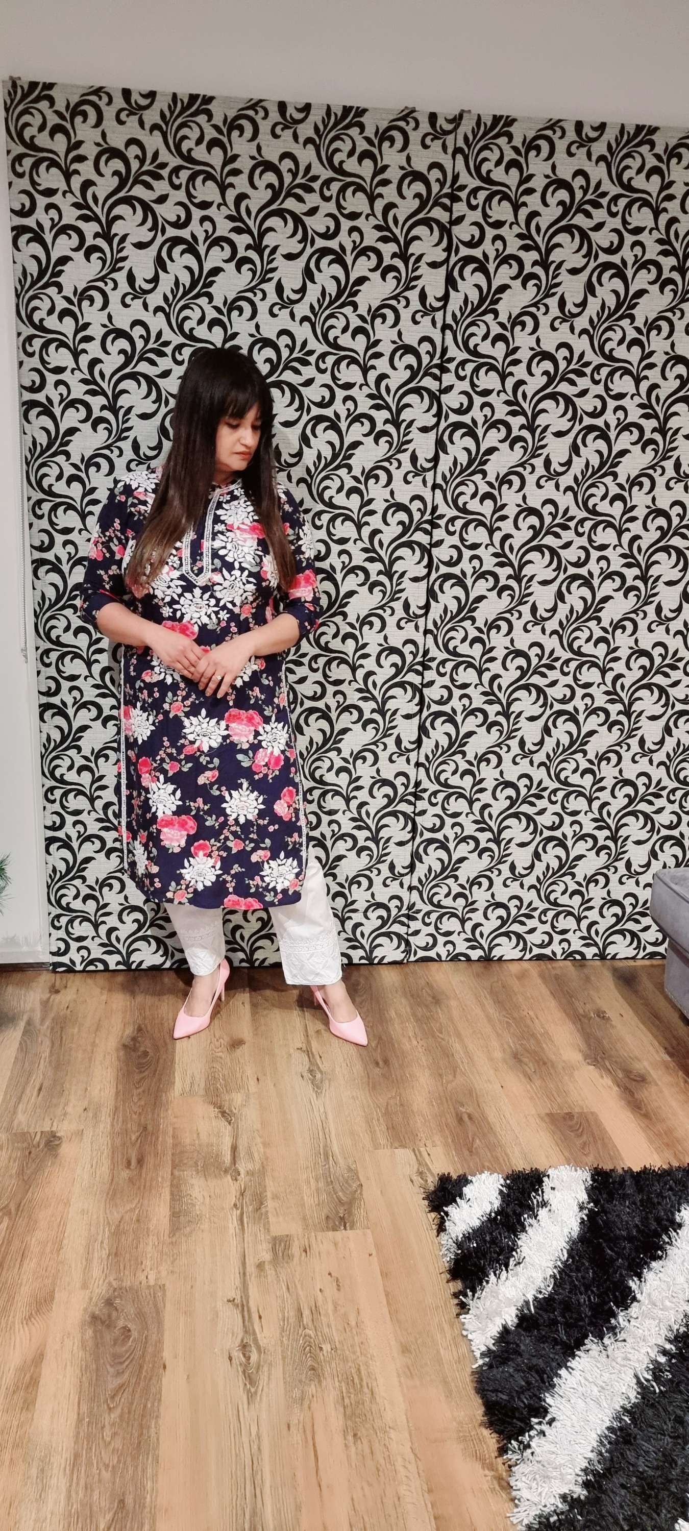 Mulmul cotton women's chikankari kurta — side view | Summer Kurta and pants