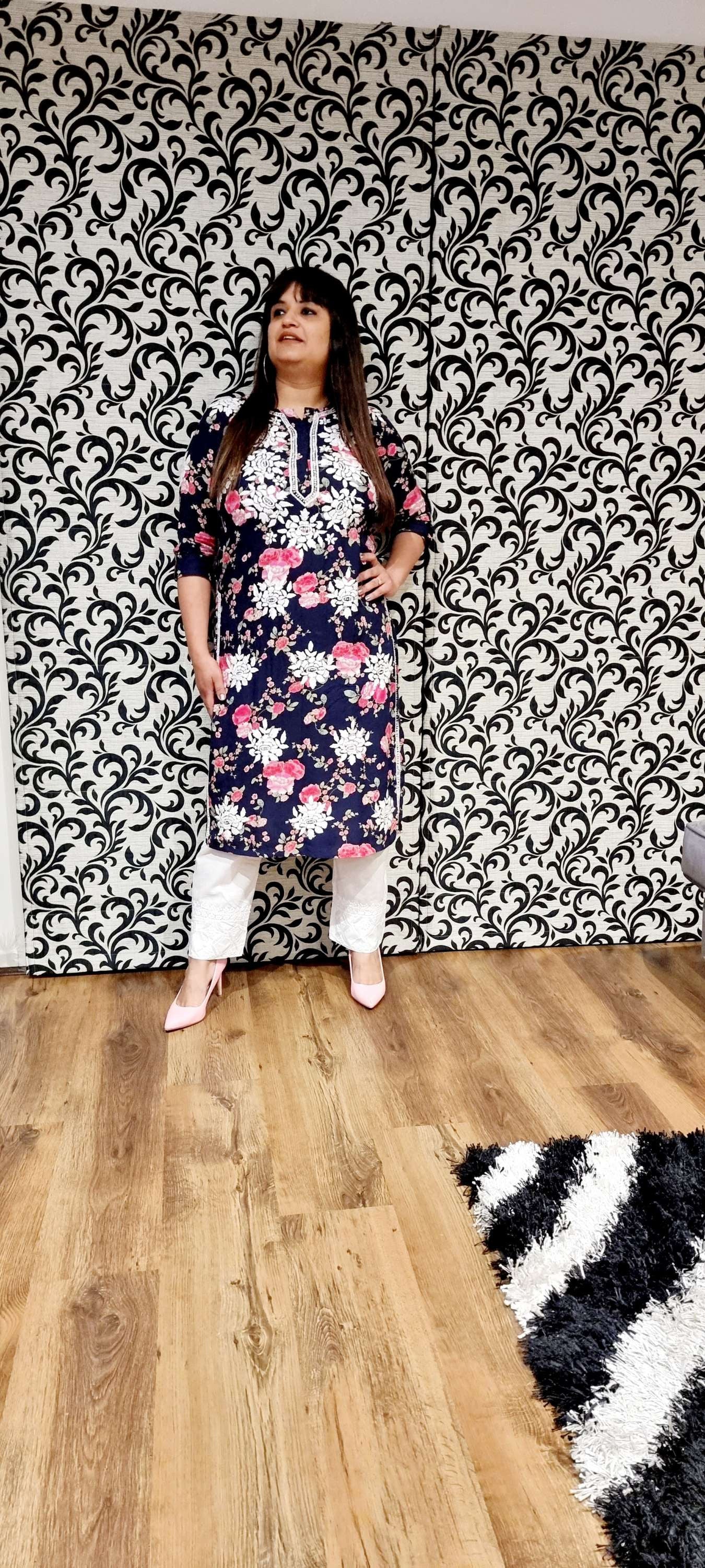 Mulmul cotton women's chikankari kurta — back view | Summer Kurta and pants
